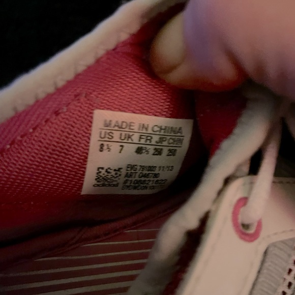 Used Adidas size 8.5 white and red shoes - Picture 2 of 5